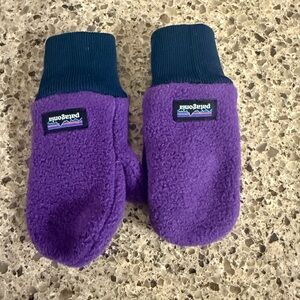 Patagonia baby mittens size 3-6 month